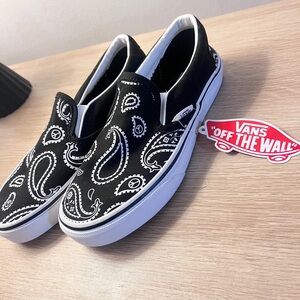 Vans Black and White Paisley Slip-On Sneakers W 5.5 Youth 4 NWT